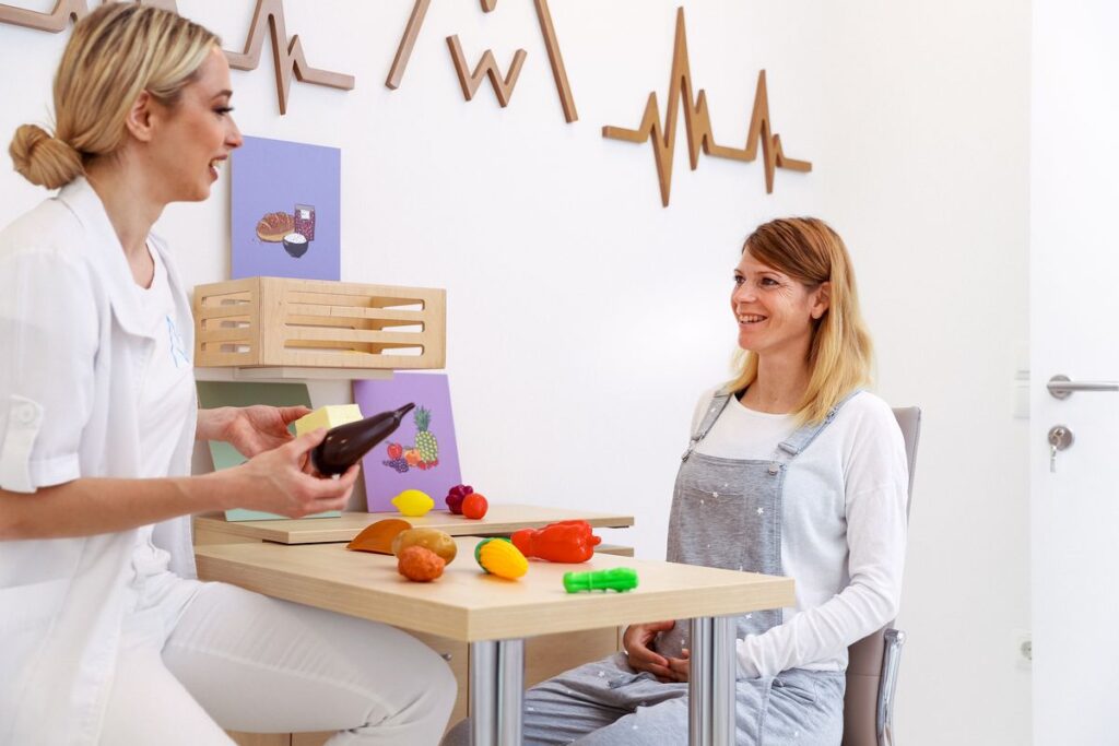 mediwa-center-prehrana-v-nosecnosti-dietetika-klinicni-dietetik